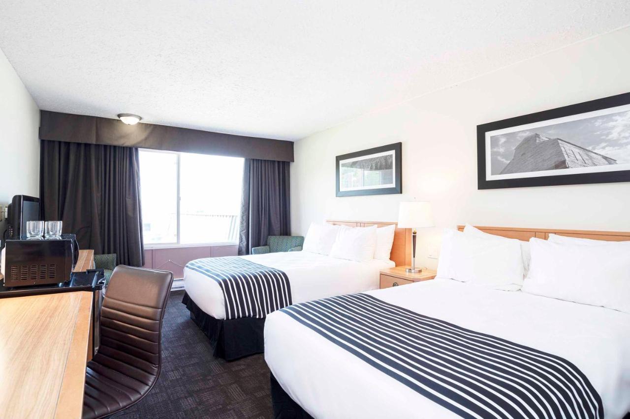 Sandman Inn Mcbride Esterno foto