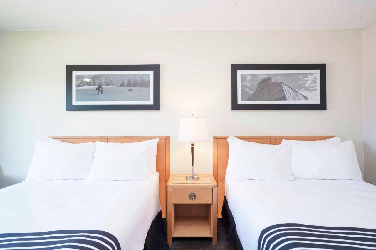 Sandman Inn Mcbride Esterno foto