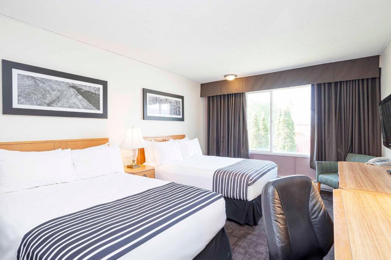Sandman Inn Mcbride Esterno foto